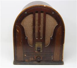 Vintage 1935 Philco 84B  Baby Grand Cathedral Radio